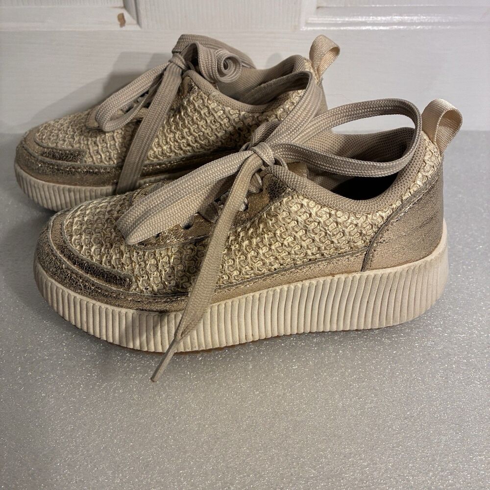 Link Girls Metallic Gold And Tan, lace up textured Platform Sneakers.  Size 11